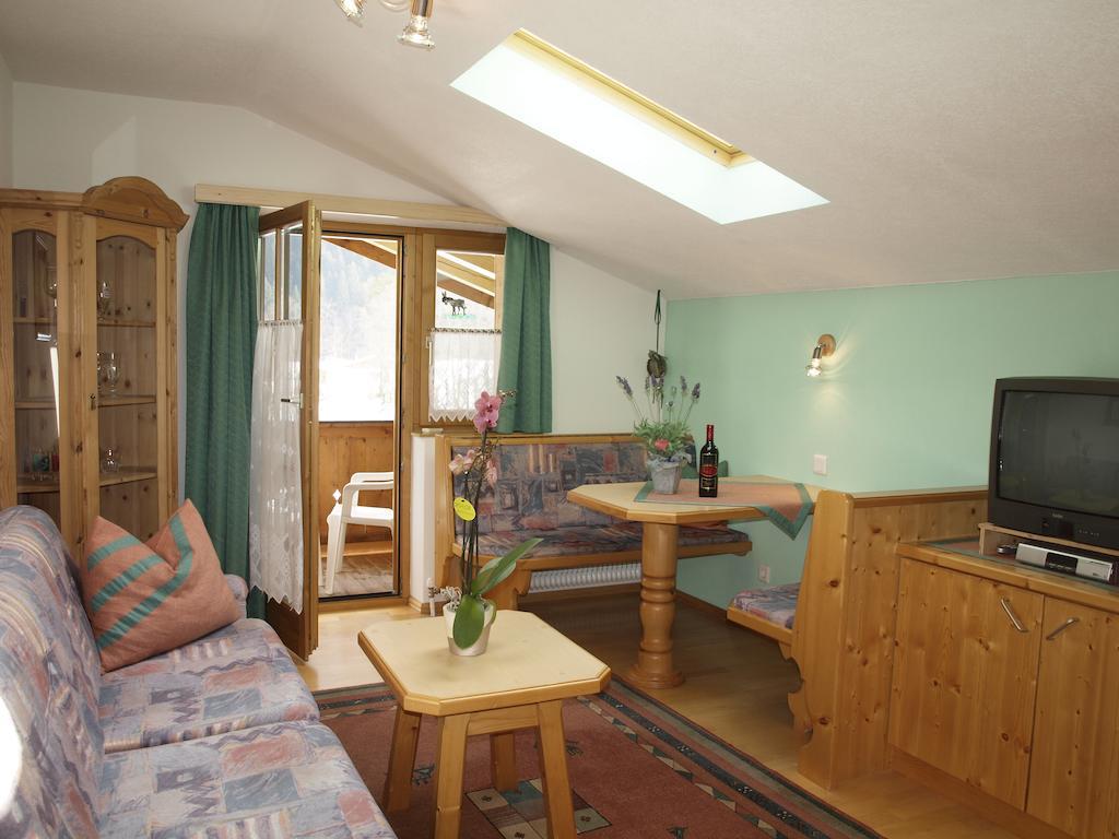 Apartamento Urblhof Leutasch Habitación foto